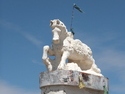 Horse statue in sainshand